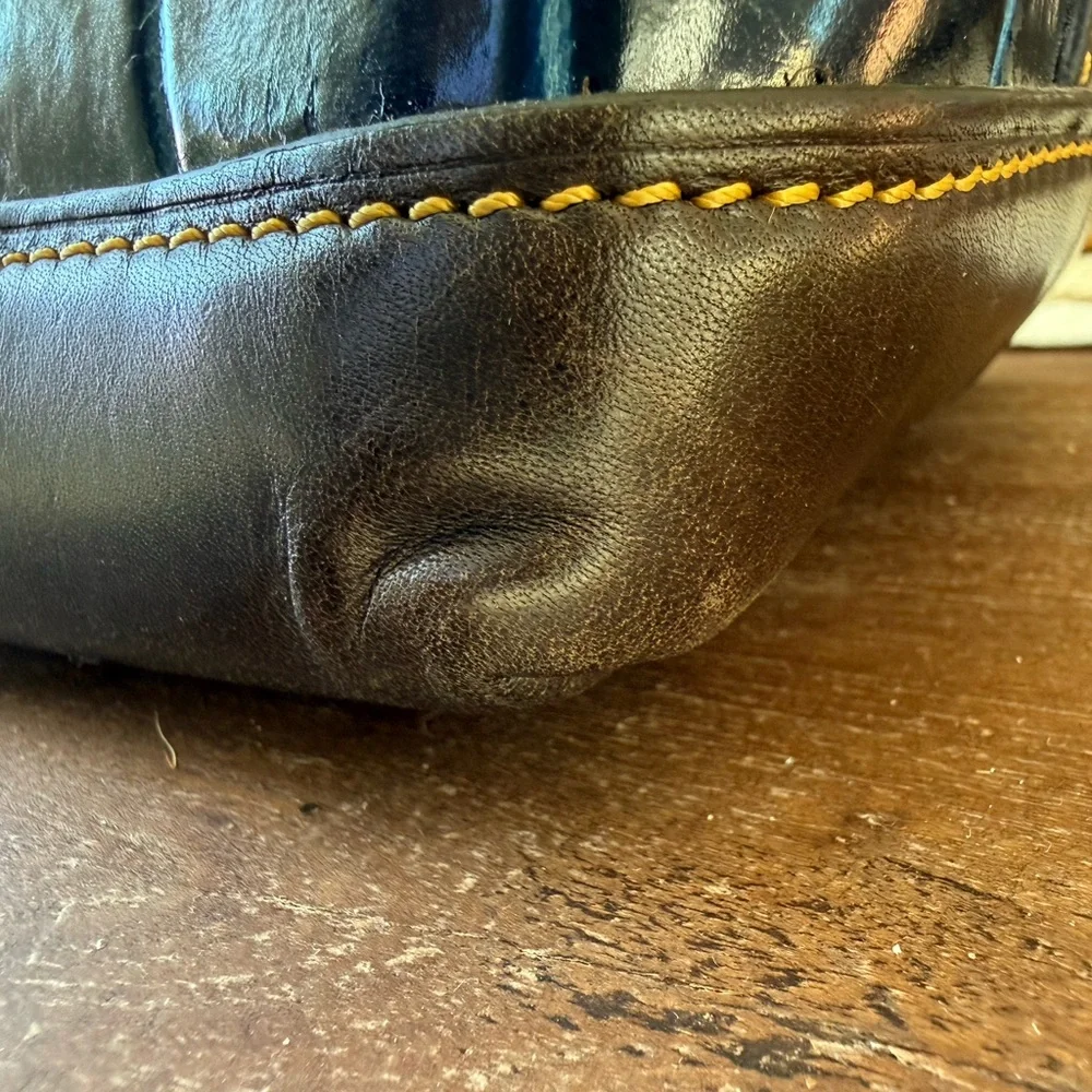 Dooney & Bourke Navy Croc Embossed Leather Shoulder Bag with Dust Bag EUC
